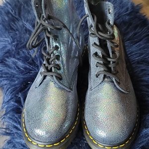 1460 pascal Dr. Martens